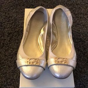 NEW 10 Coach Dora Cuba Metallic flats in Platinum